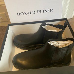 BNIB Donald Pliner Chelsea Boots (Size 11.5)
